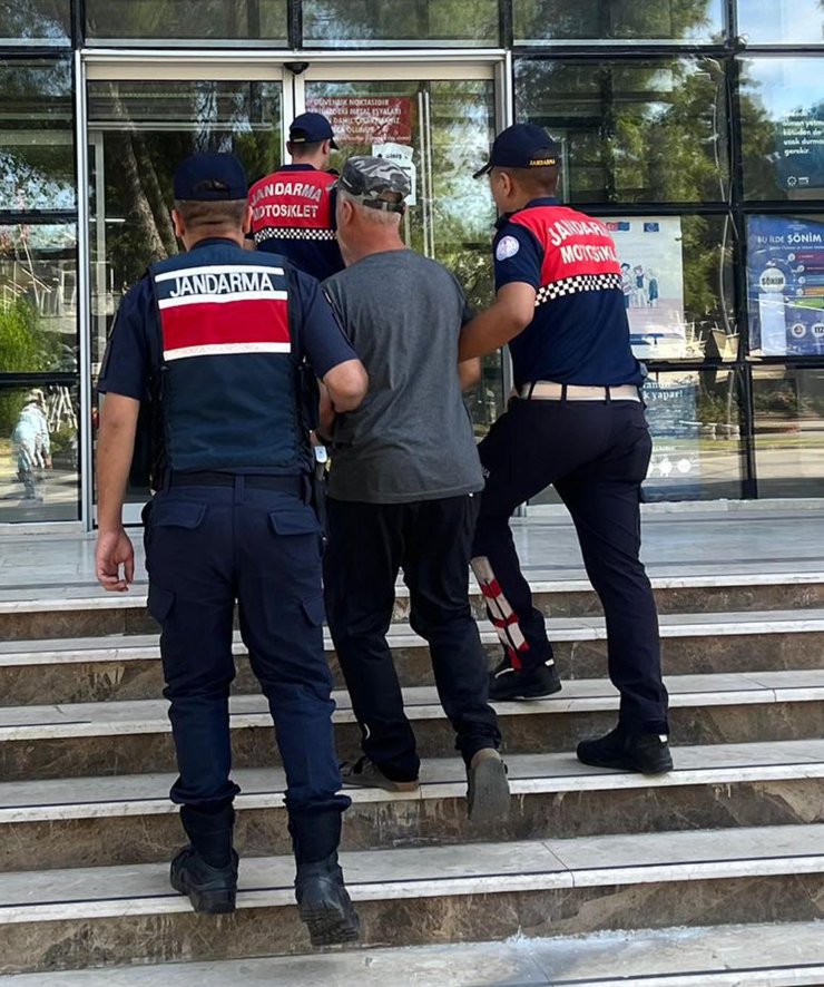 Aydın'da Evinde 35 Silah Ele Geçirilen Şüpheli Tutuklandı