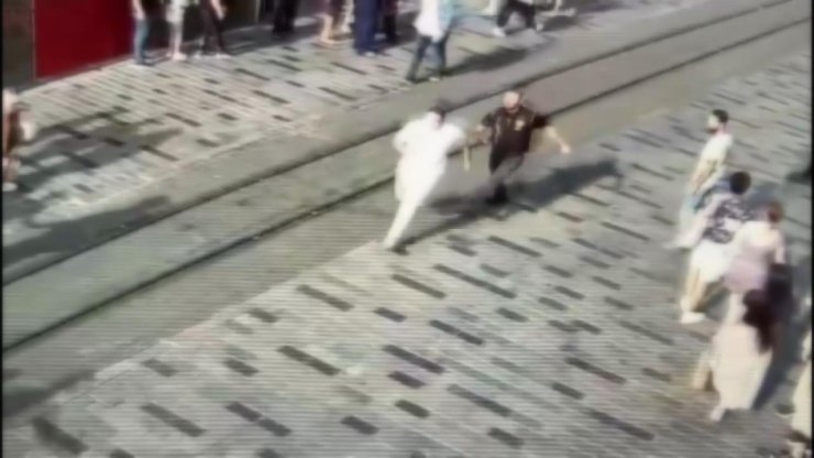 Beyoğlu'nda İzinsiz Gösteri Yapmak İsteyen 42 Kişi Gözaltına Alındı