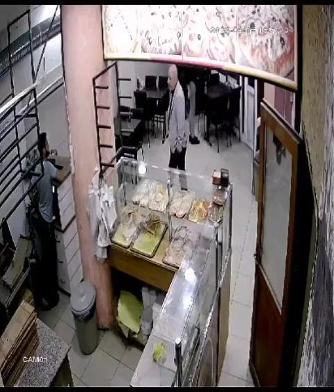 Esenler’de İş Yerine Gelen Şüpheliler Silahla Ateş Açtı