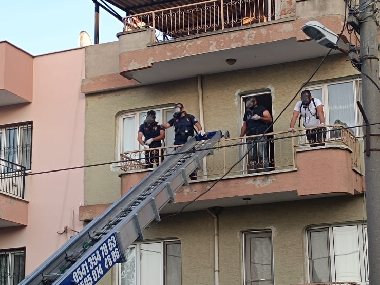 Evinde Ölü Bulundu, Cansız Bedeni Yük Asansörüyle Taşındı