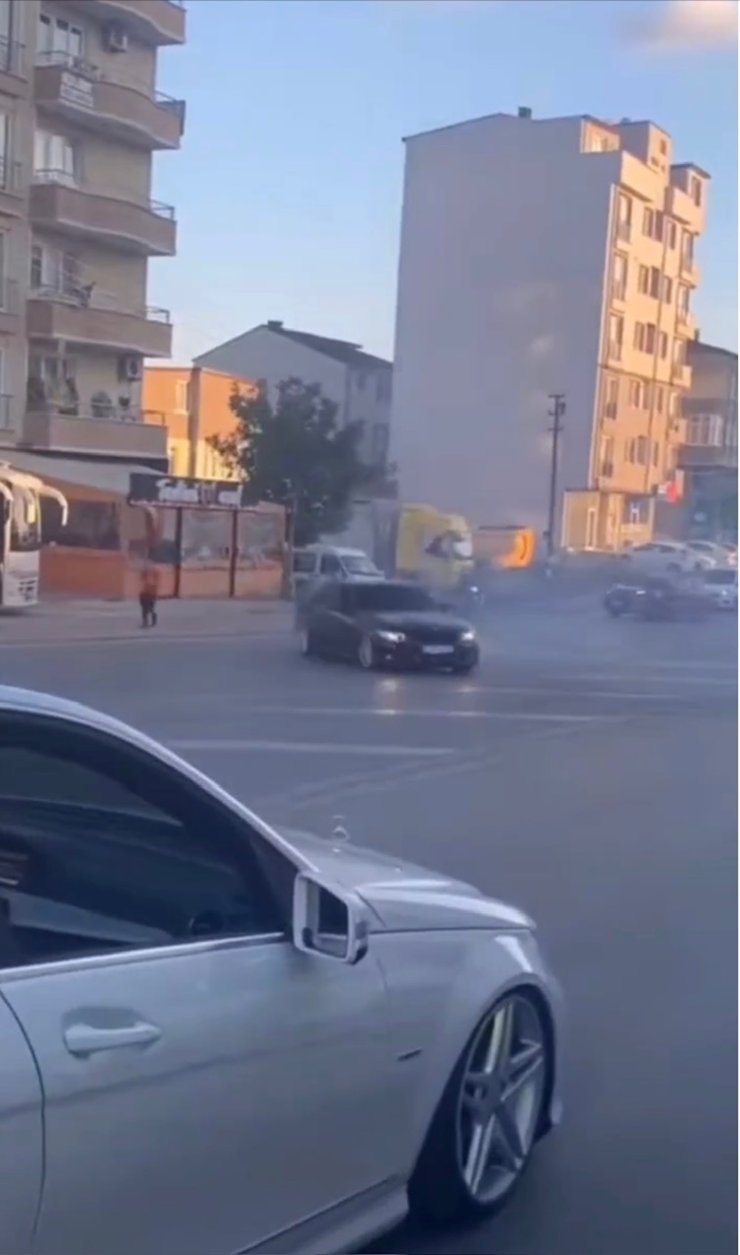 Gebze'de Düğün Konvoyunda Drift Kamerada