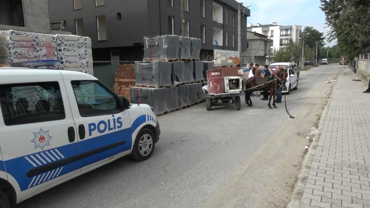 Hırsızlık Şüphelileri At Arabasını Bırakıp Kaçtı