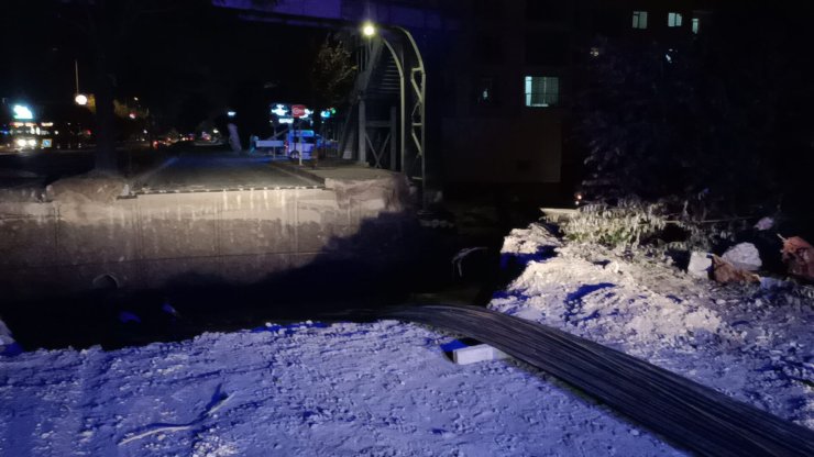 Motosikletli Kurye 4 Metre Derinlikteki Kuyuya Uçtu