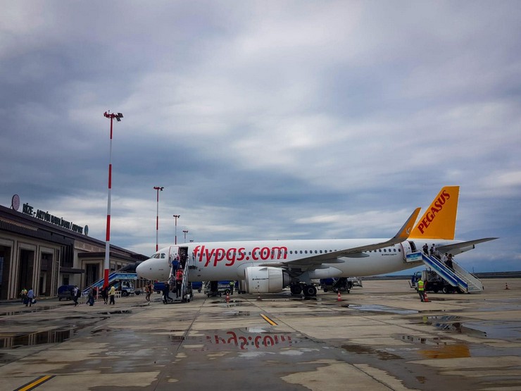 pegasus-hava-yollari-izmir-adnan-menderes-havalimanindan-rize-artvin-havalimanina-karsilikli-ilk-ucuslara-bugun-basladi-ilk-ucuslar-184-tam-yolcu-kapasitesi-ile-gerceklesti-2.jpg