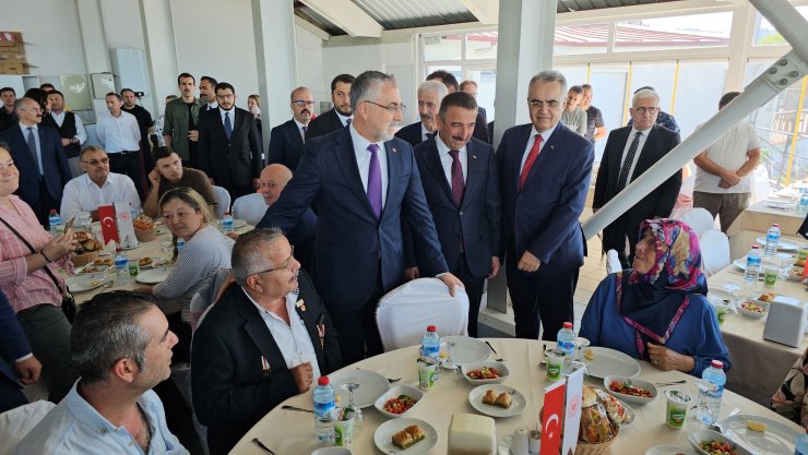 Bakan Işıkhan: Ak Parti Seçimden Seçime Değil, Her Gün Milletle Birlikte Olan Bir Parti (2)