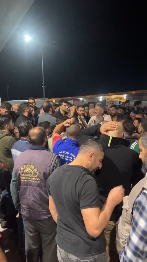 'Hamsinin Fiyatının Yükselmesi İçin Denize Açılmadılar' İddiası Hali Karıştırdı