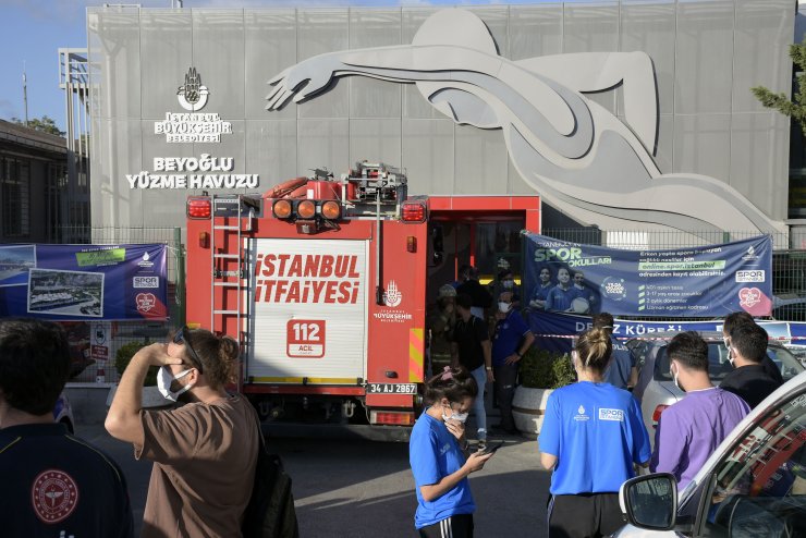 İbb Havuzunda Sıvı Klor Etrafa Yayıldı, 2 Çalışan Etkilendi