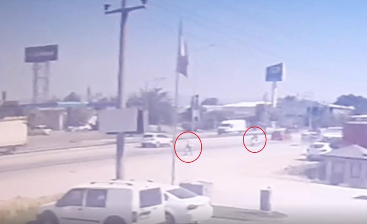 Yol Kenarında Ters Yönde İlerleyen Motosiklet, Yayaya Çarptı