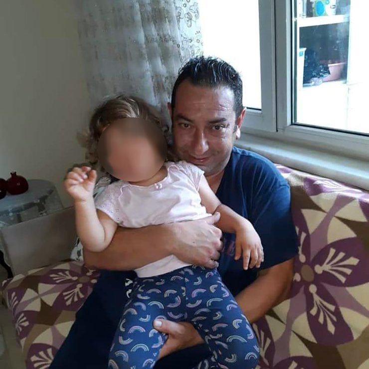 Kötü Koku Yayılınca Çilingirle Girilen Evinde Ölü Bulundu; Bir Hafta Önce Hayatını Kaybetmiş