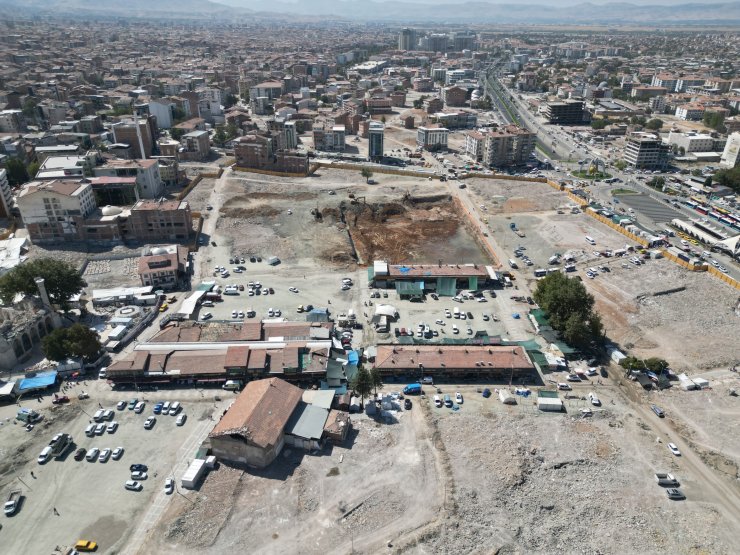 Malatya'da Yıkımı Yapılan Binaların Enkazı Kalktıkça Boş Alanlar Büyüyor