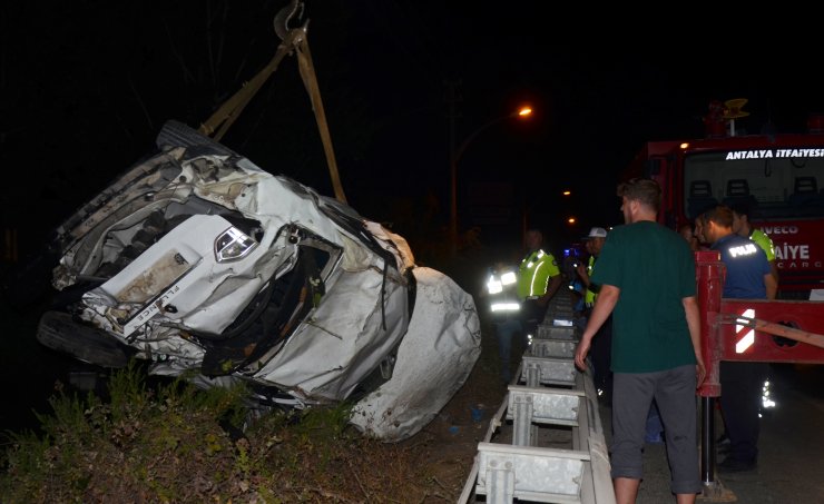 Otomobil, Şarampole Uçtu: 2 Ölü