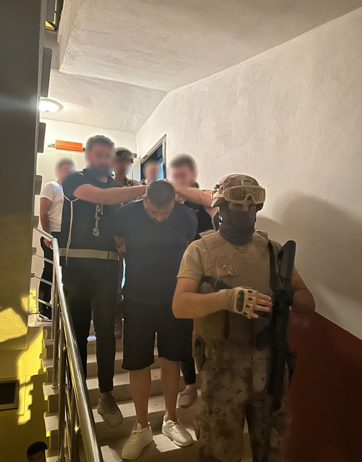 Silahlı Suç Örgütü Lideri, Antalya'da Yakalandı