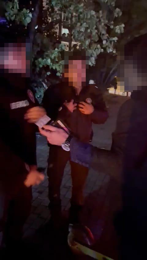 Avukat Ve Müvekkiline Biber Gazı Sıkıp Ters Kelepçe Takan 2 Polis İle 2 Bekçiye 14'er Yıl Hapis İstemi