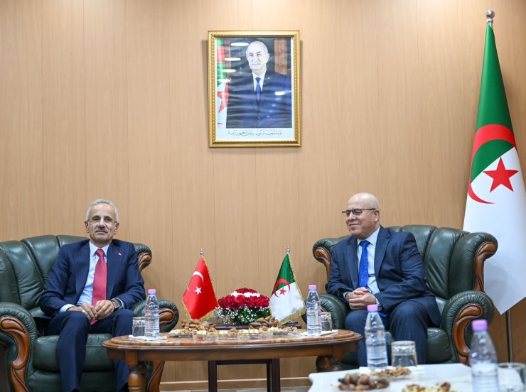 Bakan Uraloğlu, Cezayirli Mevkidaşı Cherfa İle Görüştü