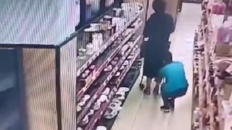 Markette Taciz Kamerada