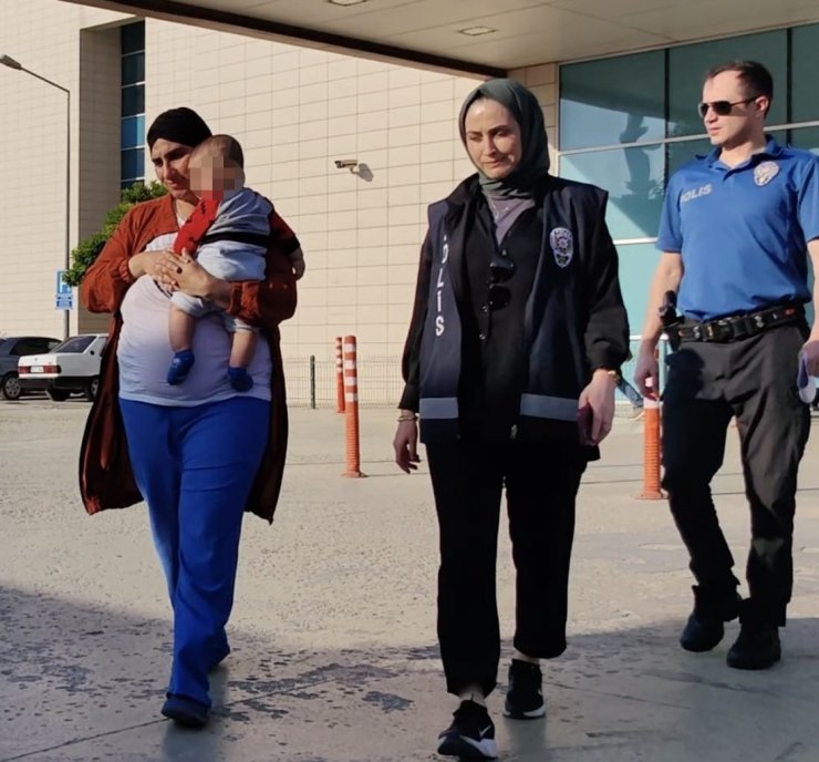Temizliğe Gittiği Depodaki Eşyaları Çaldı, Kucağında Bebeğiyle Cezaevine Götürüldü