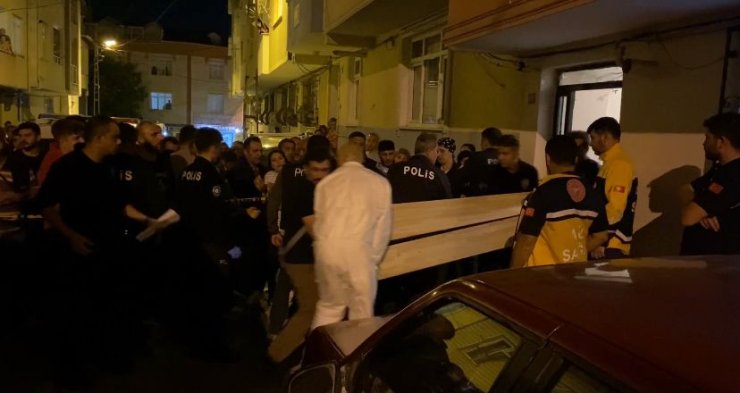 Esenyurt'ta Kanseri Yenen Eşini Tabancayla Öldüren Koca, İntihar Etti (Yeniden)