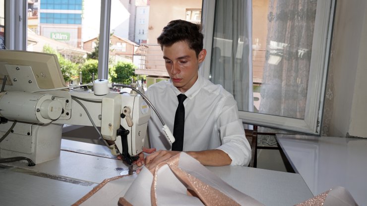 Türkiye'de 'Yılın Çırağı', Isparta'dan Terzi Emre Gülşen