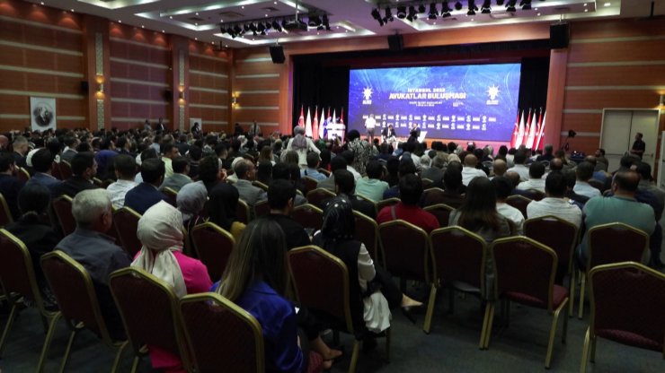 Bakan Tunç: Kendi Partisindeki Karışıklıklar Nedeniyle Nereye Sataşsak Diye Düşünüyor