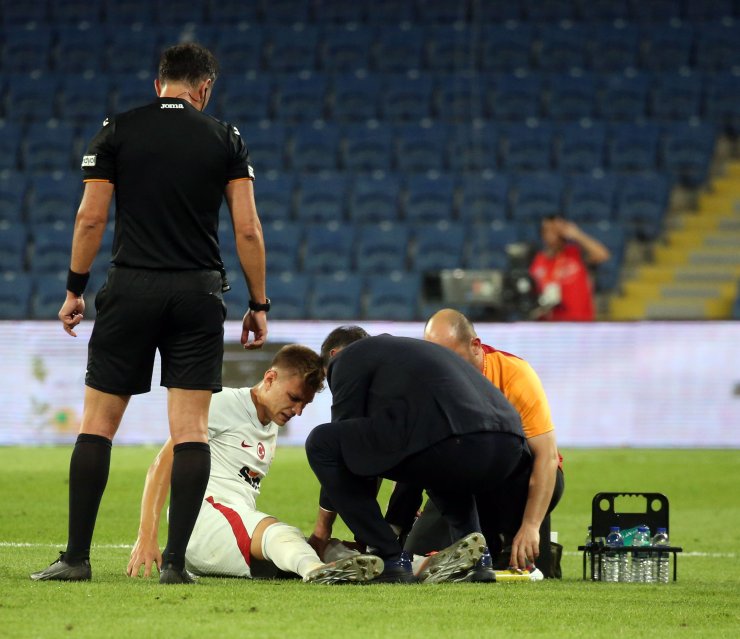 Kazımcan Karataş, Başakşehir Maçında Sakatlandı