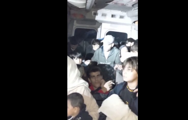 Tekirdağ'da, Minibüste 28 Kaçak Göçmen Yakalandı