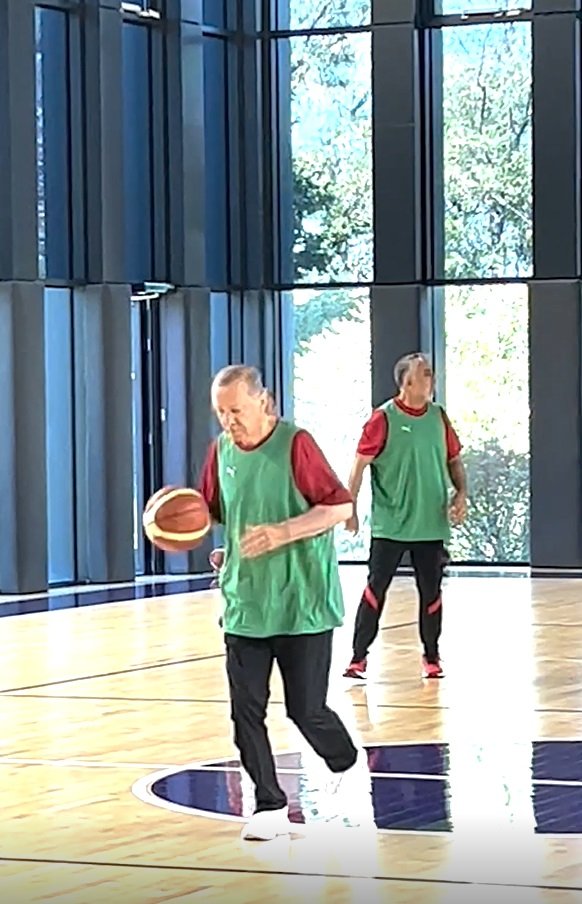 Cumhurbaşkanı Erdoğan’ın Yeni Basketbol Performansı Görüntüleri Yayınlandı