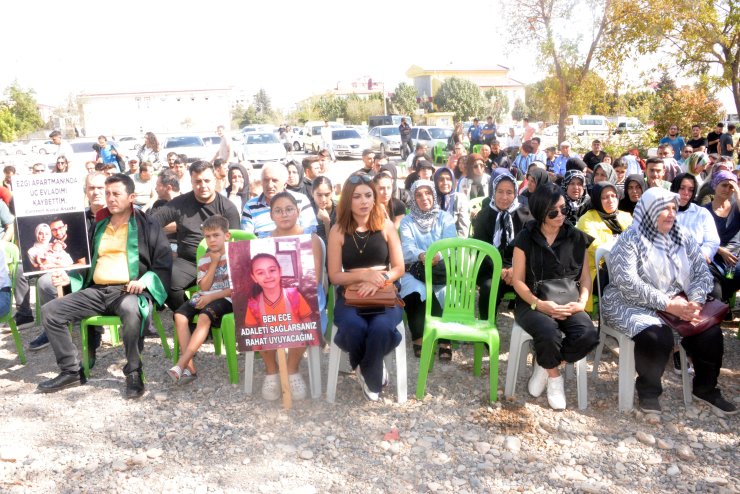 Ebrar Sitesi'nde Ölenleri Yakınlarından Bölgeyi İmara Açanlara Tepki