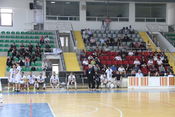 rize-belediyespor-hentbol-erkekler-super-ligin-5-haftasinda-sahasinda-sakarya-bsb-spor-kulubune-33-30-maglup-oldu-10.jpg