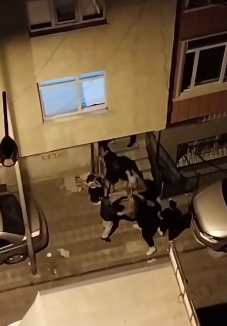 Sultangazi'de Nikah İptal Oldu; Ailelerin Kavgası Sokağa Taşındı