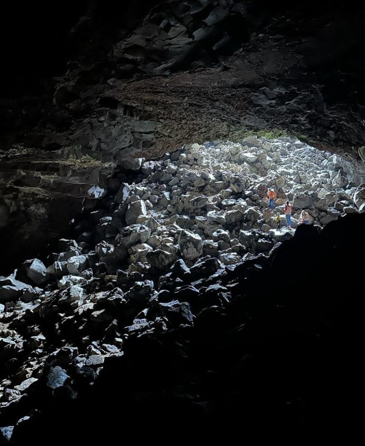 Terörden Temizlenen Ağrı Dağı'ndaki 'Buz Mağarası' Ziyaretçilerini Ağırlıyor