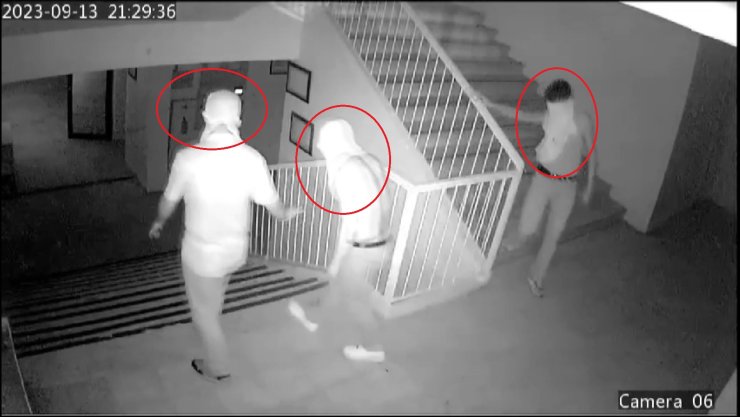 Yüzlerini Atlet Ve Tişörtle Kapatıp Unıcef’in Bağışladığı Bilgisayarları Çaldılar