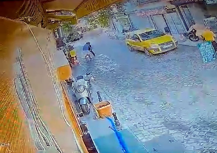 Caddede Tartıştığı Kişi Tarafından Bıçaklanıp, Öldürüldü