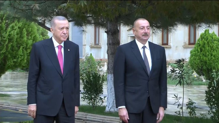 Cumhurbaşkanı Erdoğan, Nahçıvan’da Resmi Törenle Karşılandı