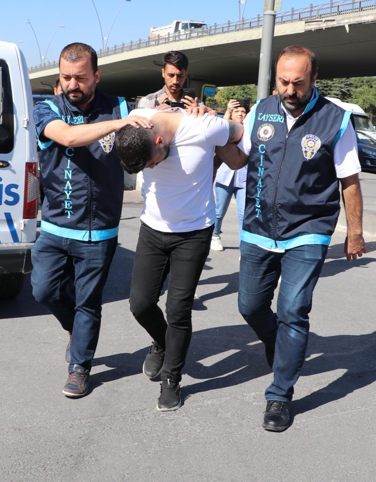 Düğün Çıkışı Bıçaklı Kavgada Uzman Çavuşu Öldüren Şüpheli Yakalandı