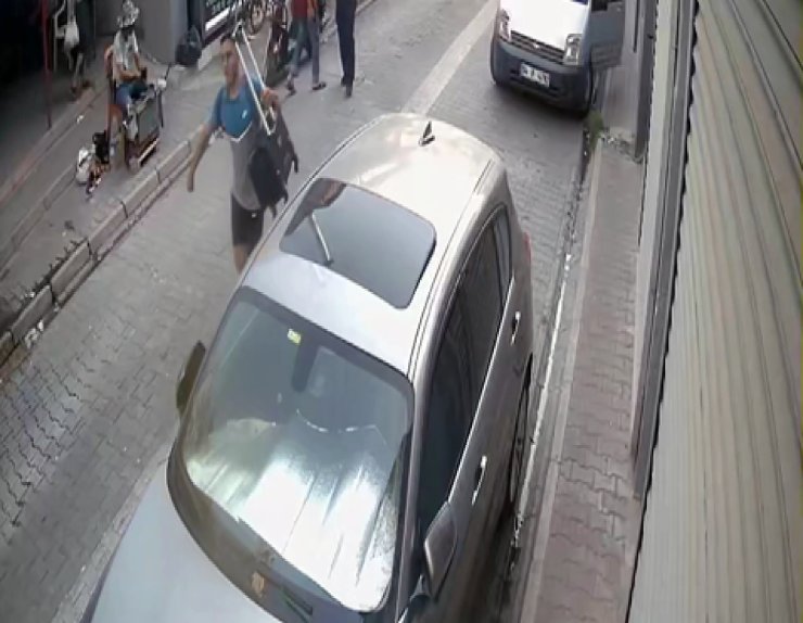 Mezatçının 3,5 Milyon Liralık Tespihlerinin Bulunduğu Valizi Çaldılar