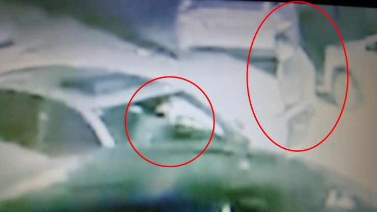 Alkollü Sürücü Otomobille Bariyeri Kırıp Siteye Girdi