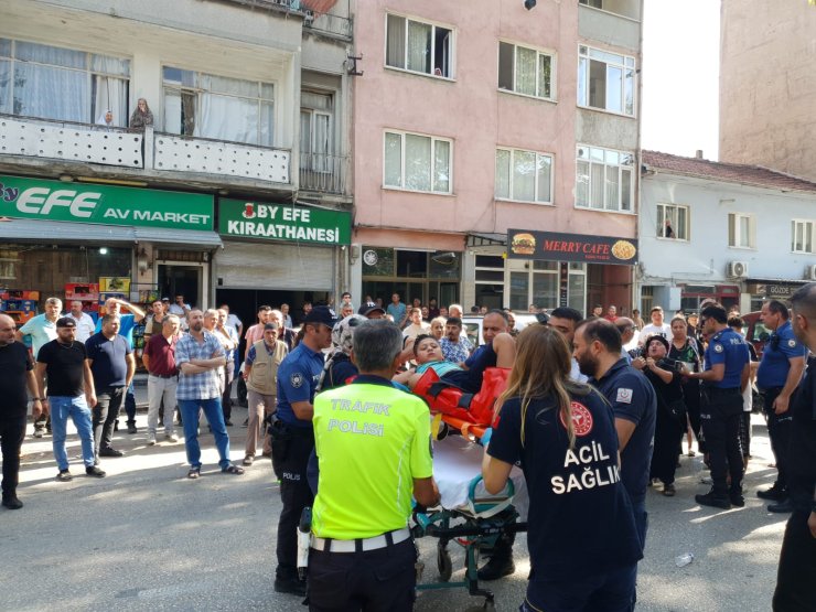 Çocuklarına Otomobil Çarpan Aile İle Polis Arasında Arbede Yaşandı