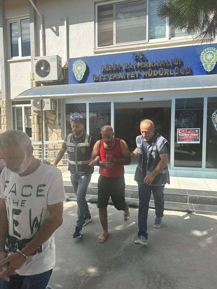 Didim'de 13 Kaçak Göçmen Yakalandı, 5 Organizatör Şüphelisi Tutuklandı