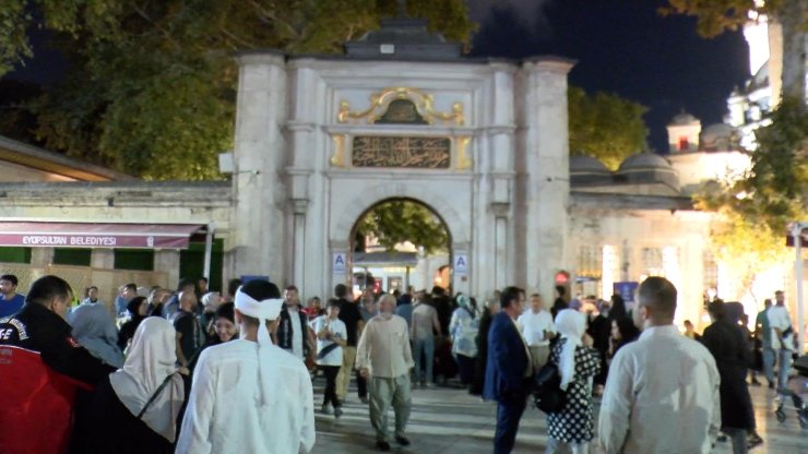 Mevlit Kandili'nde Camilerde Yoğunluk Oluştu