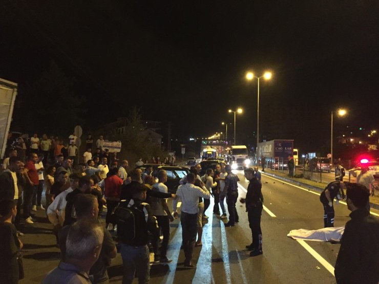 Önce Motosiklet Sonra Otomobilin Çarptığı Kadın Öldü; Şoka Giren Sürücüler Hastaneye Kaldırıldı