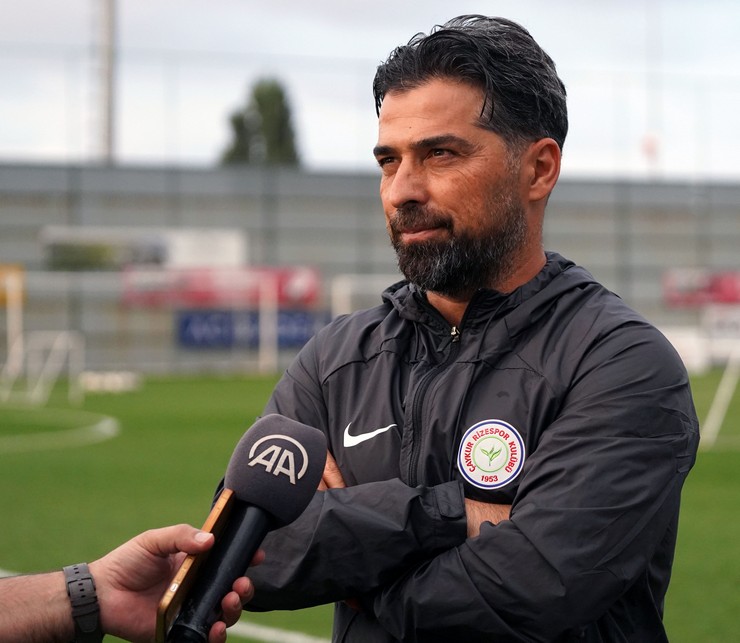 aykur-rizespor-teknik-direktoru-ilhan-palut-2.jpg