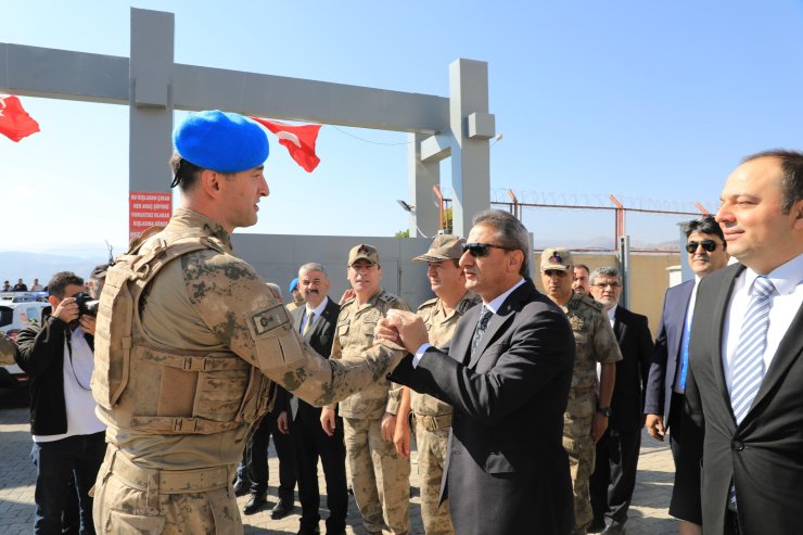 Bitlis'te 130 Komando, Dualarla Zeytin Dalı Harekatı Bölgesine Uğurlandı