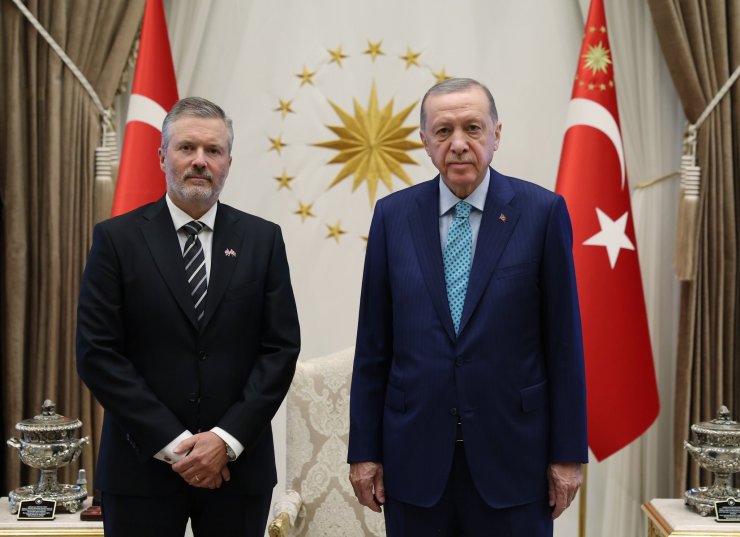Büyükelçilerden Cumhurbaşkanı Erdoğan'a Güven Mektubu
