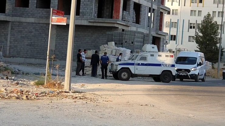 Diyarbakır'da İnşaatın 10'uncu Katından Düşen Kişi Ağır Yaralandı