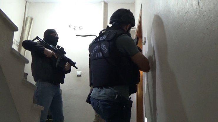 /ek Bilgi Ve Fotoğrafla// İstanbul'da Deaş Operasyonu : 12 Gözaltı