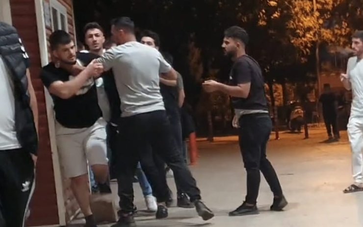 Tedavi İçin Birlikte Gittiği Hastanede Arkadaşını Darbetti