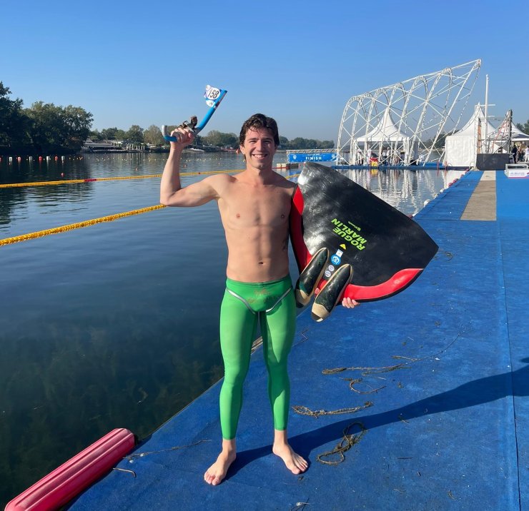 Derin Toparlak, Paletli Yüzme Dünya Şampiyonası'nda Altın Madalya Kazandı