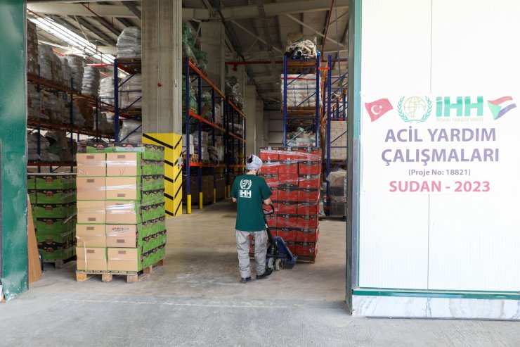 İhh’dan Sudan’a 30 Konteynerlik Yardım Malzemesi
