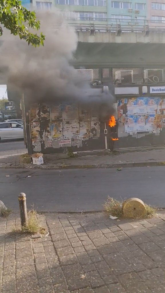 Mecidiyeköy'de Atm'lere Bağlı Elektrik Kofrası Patladı