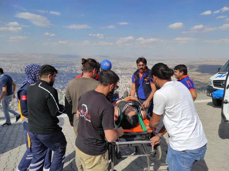 Ters Rüzgarla Düşen Yamaç Paraşütündeki 2 Kadın Yaralandı